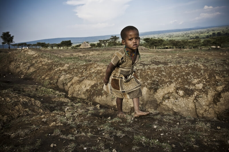 Children's path to water, Ethiopia 2010